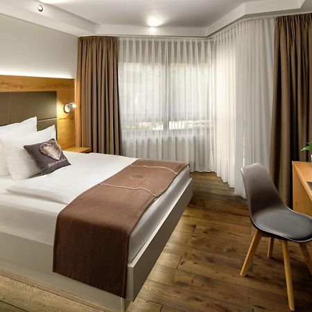 Neo Hotel Linde Esslingen Эсслинген Экстерьер фото
