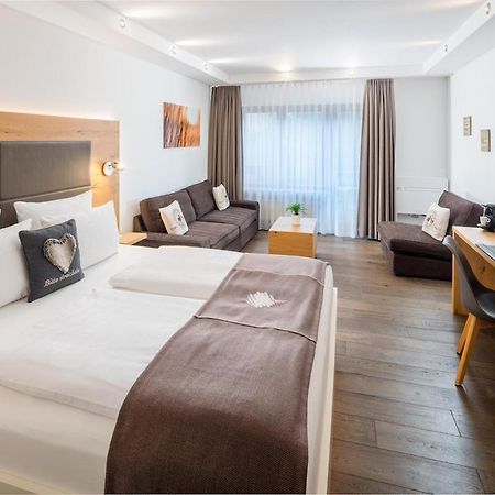 Neo Hotel Linde Esslingen Эсслинген Экстерьер фото