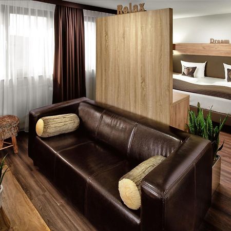 Neo Hotel Linde Esslingen Эсслинген Экстерьер фото