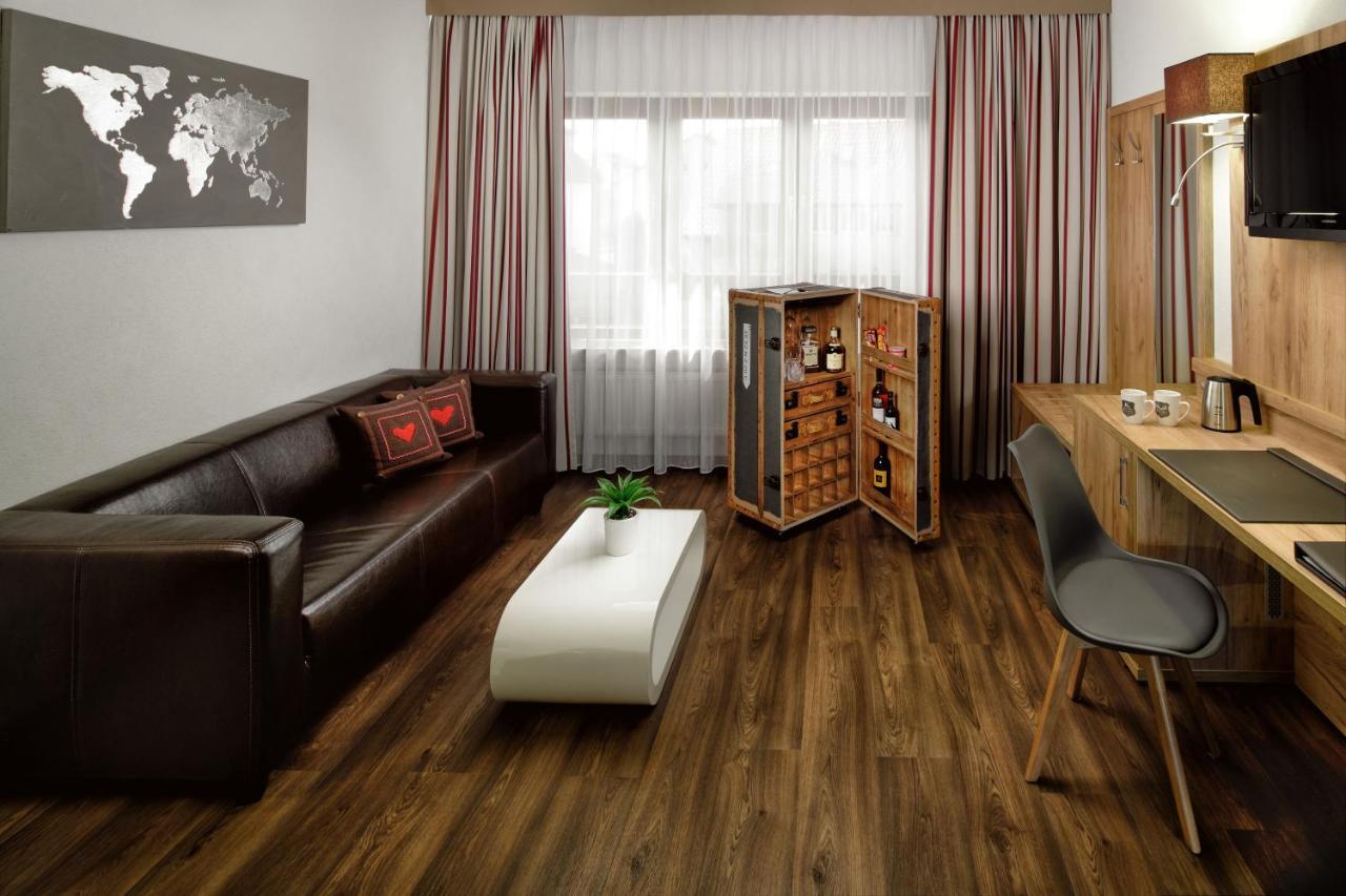 Neo Hotel Linde Esslingen Эсслинген Экстерьер фото