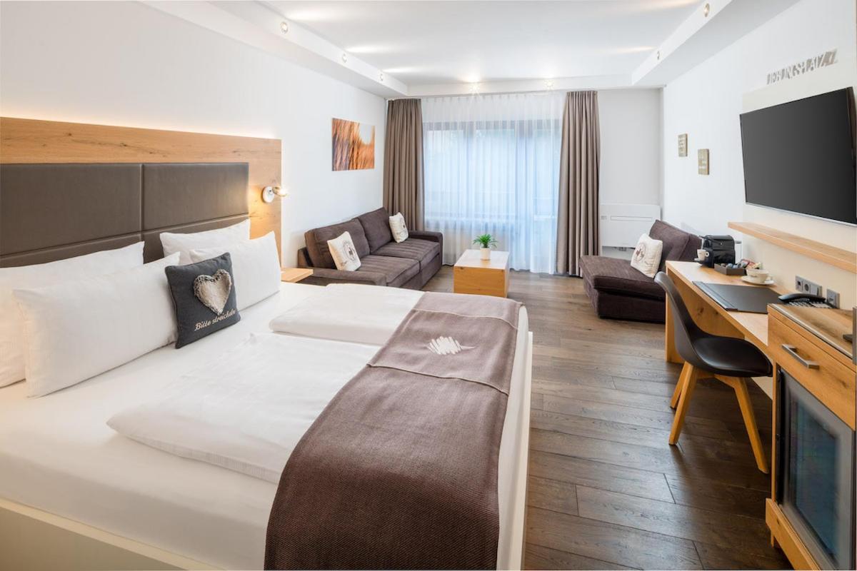 Neo Hotel Linde Esslingen Эсслинген Экстерьер фото
