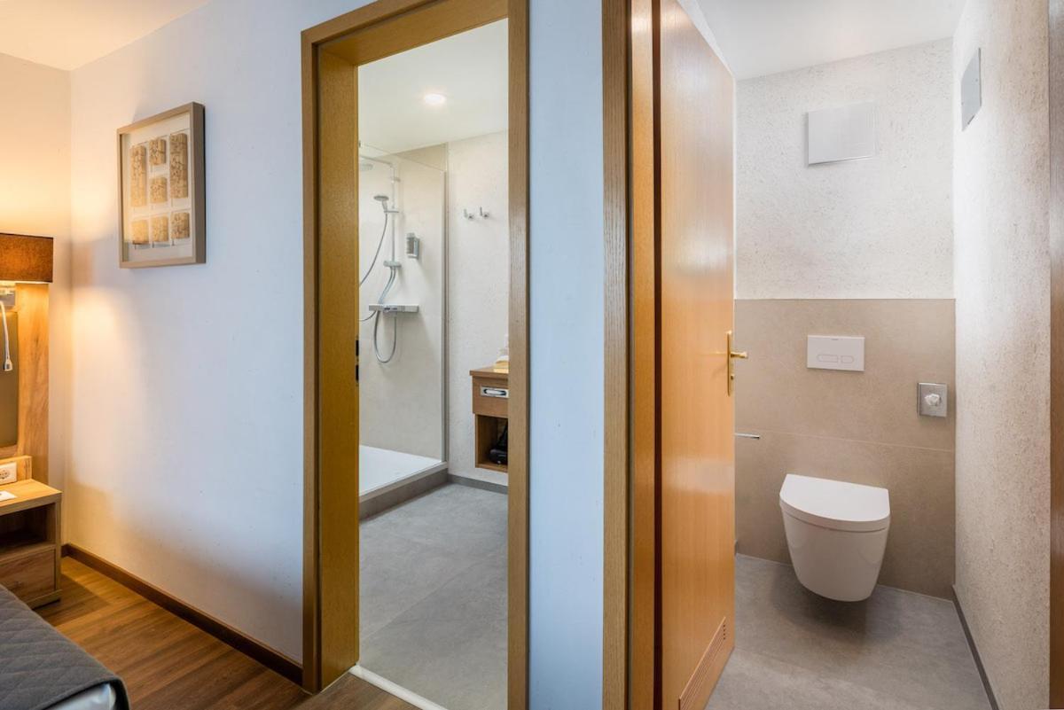 Neo Hotel Linde Esslingen Эсслинген Экстерьер фото
