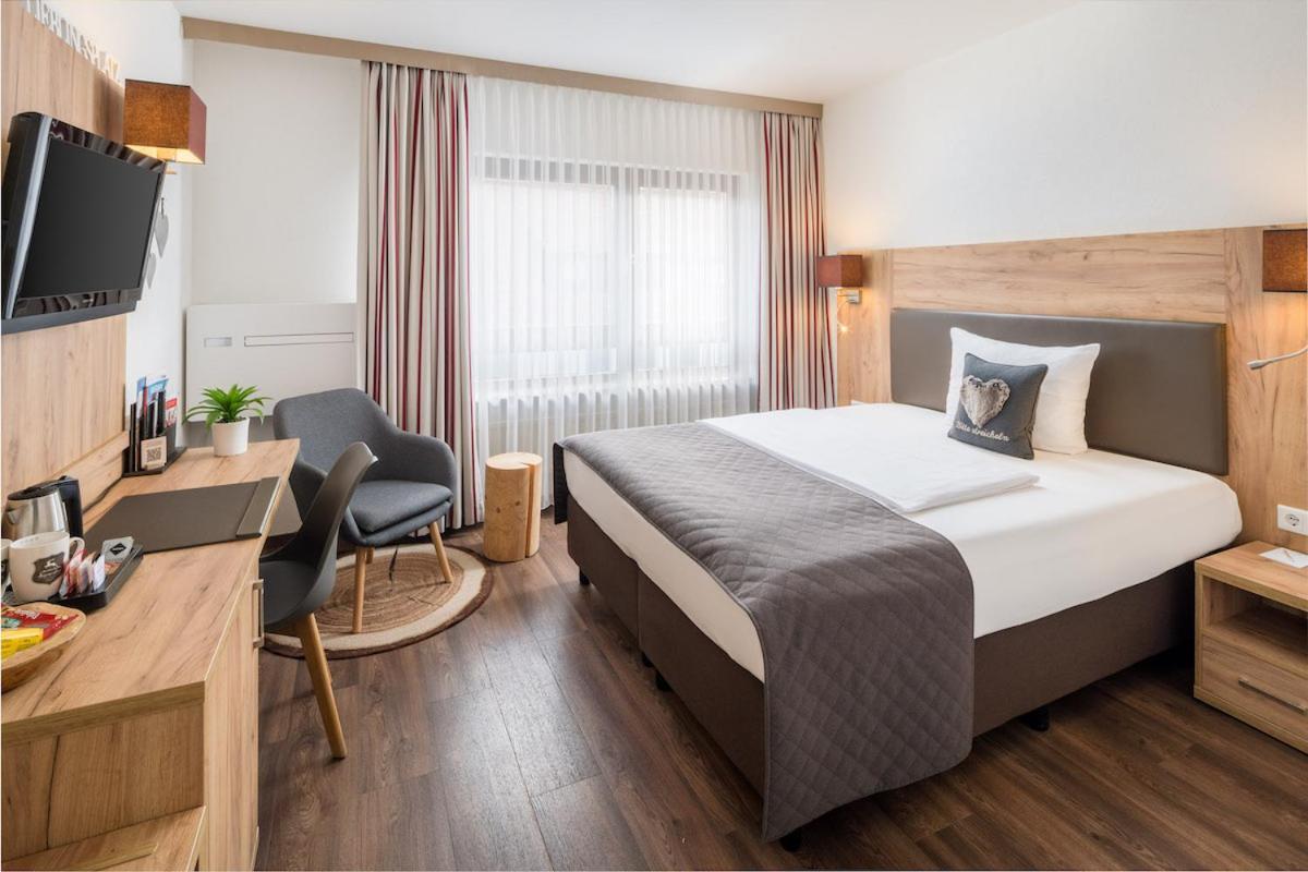 Neo Hotel Linde Esslingen Эсслинген Экстерьер фото