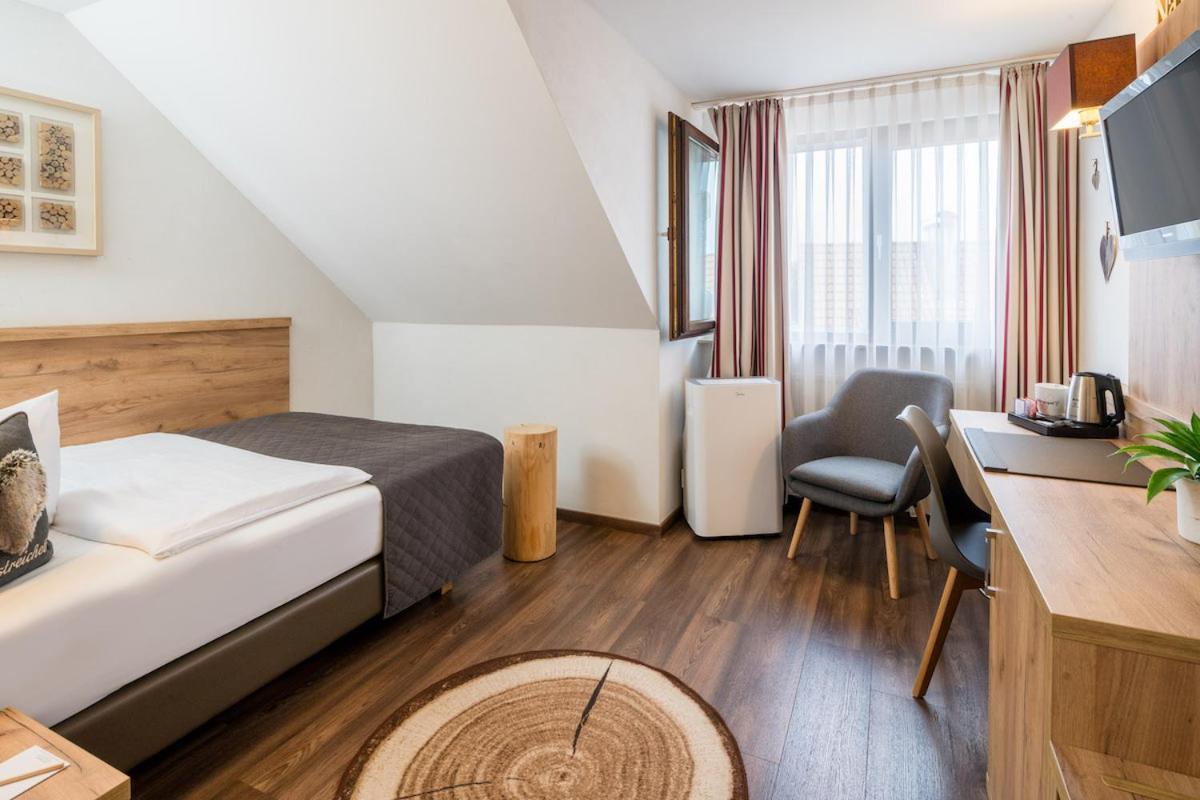 Neo Hotel Linde Esslingen Эсслинген Экстерьер фото