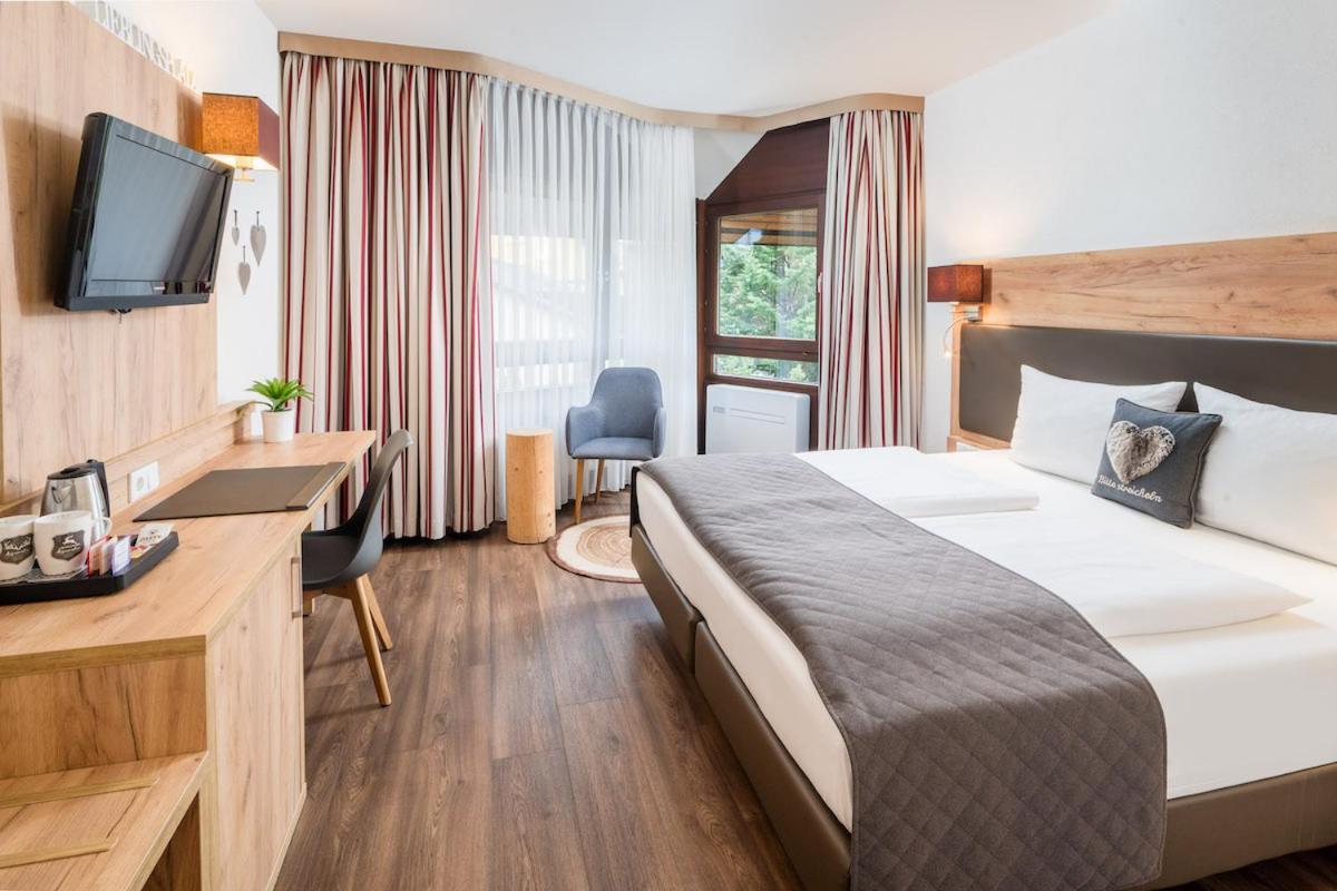 Neo Hotel Linde Esslingen Эсслинген Экстерьер фото