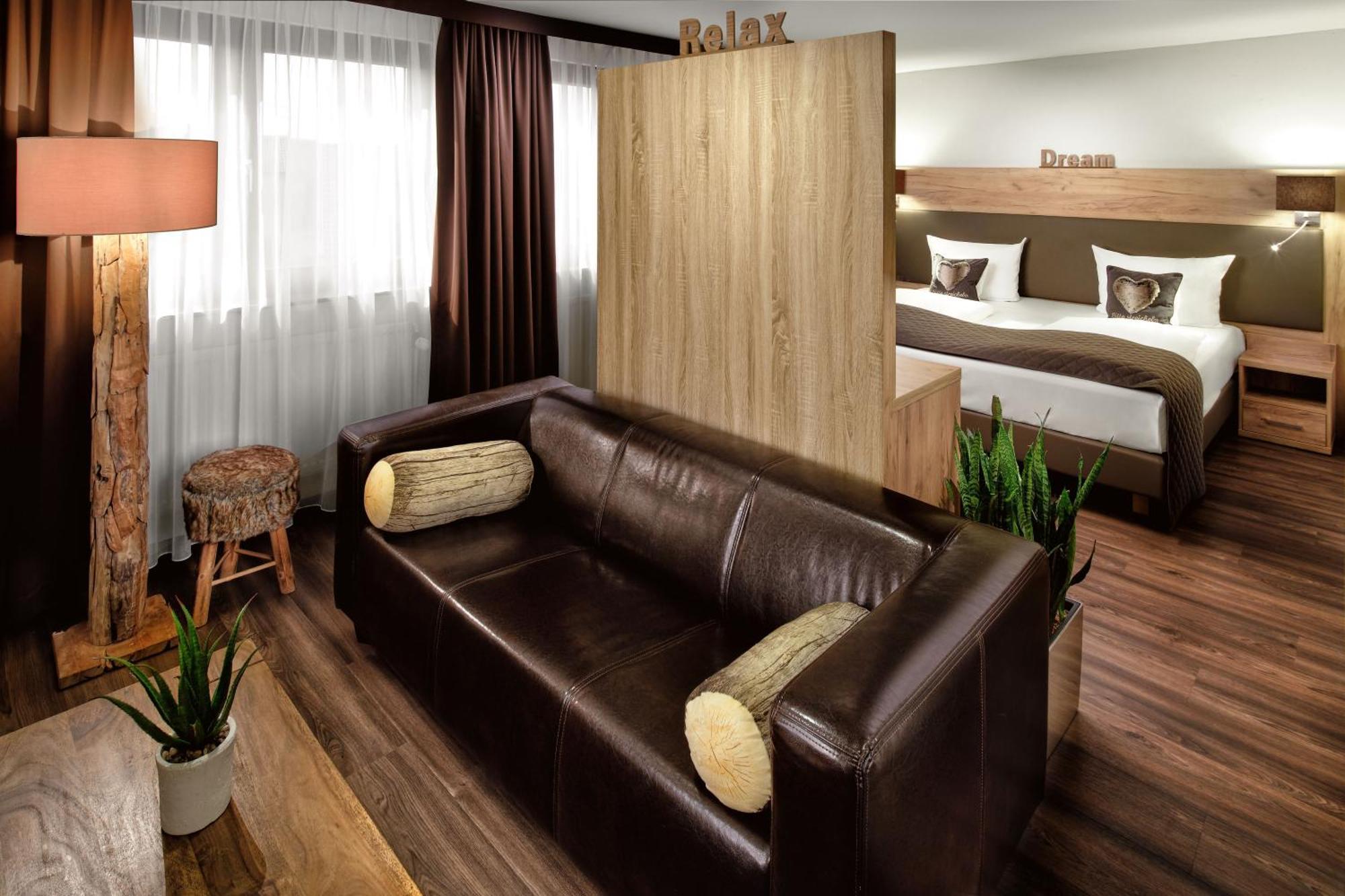 Neo Hotel Linde Esslingen Эсслинген Экстерьер фото